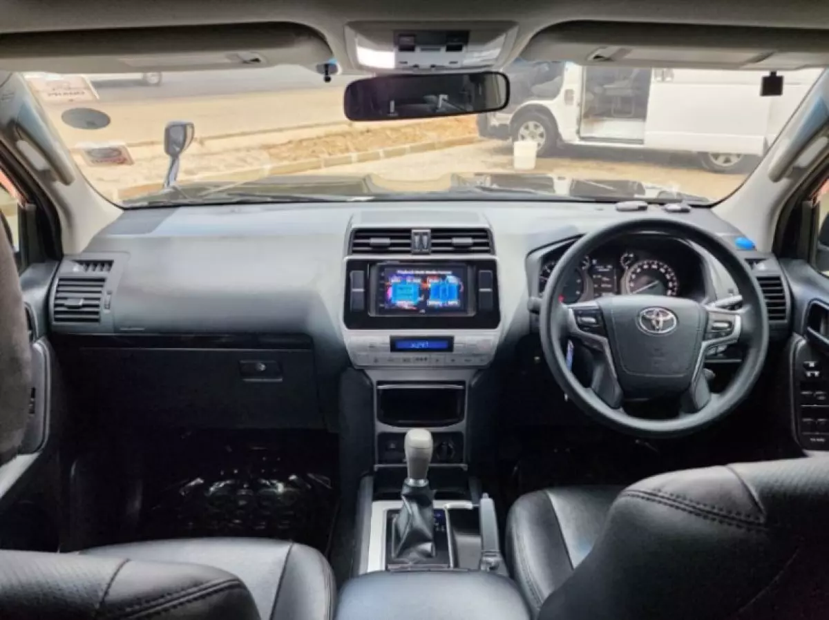 interiorFront