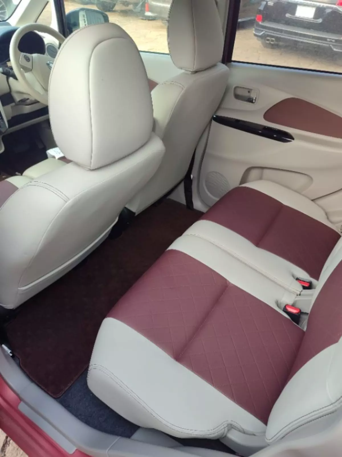 interiorBack