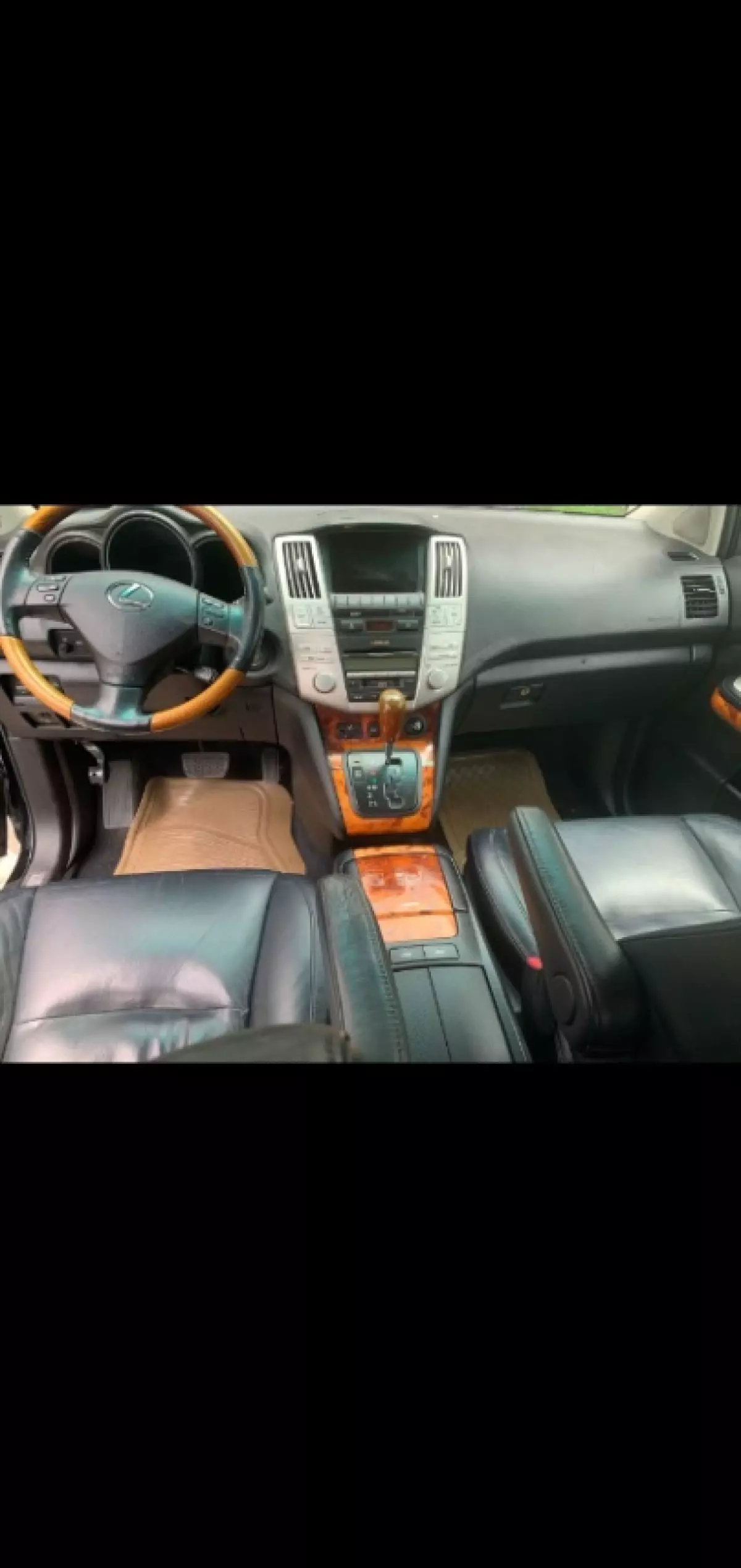 interiorFront