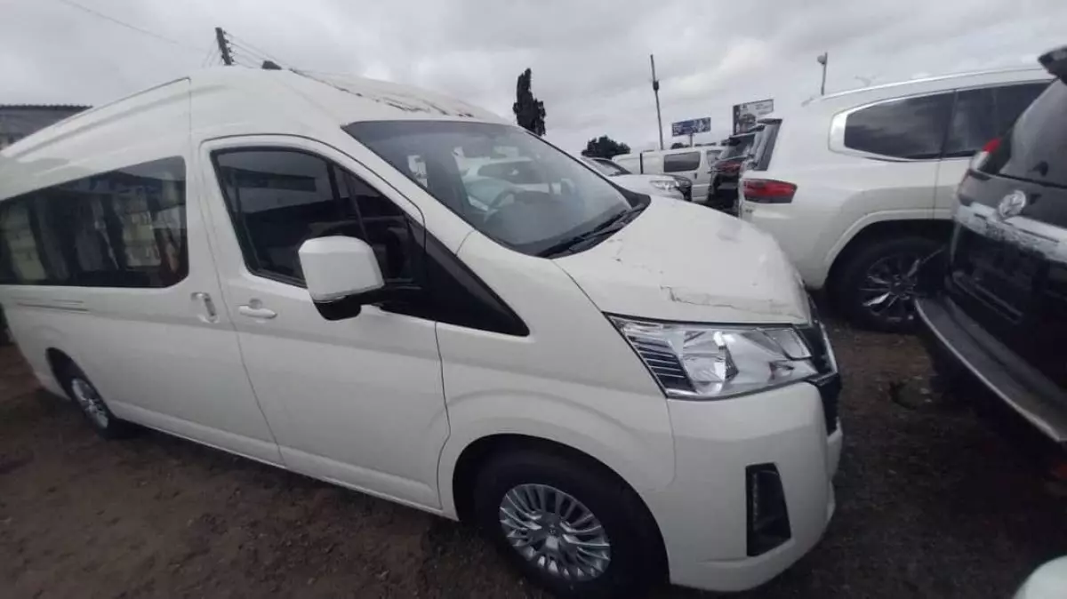Toyota Hiace - 2021