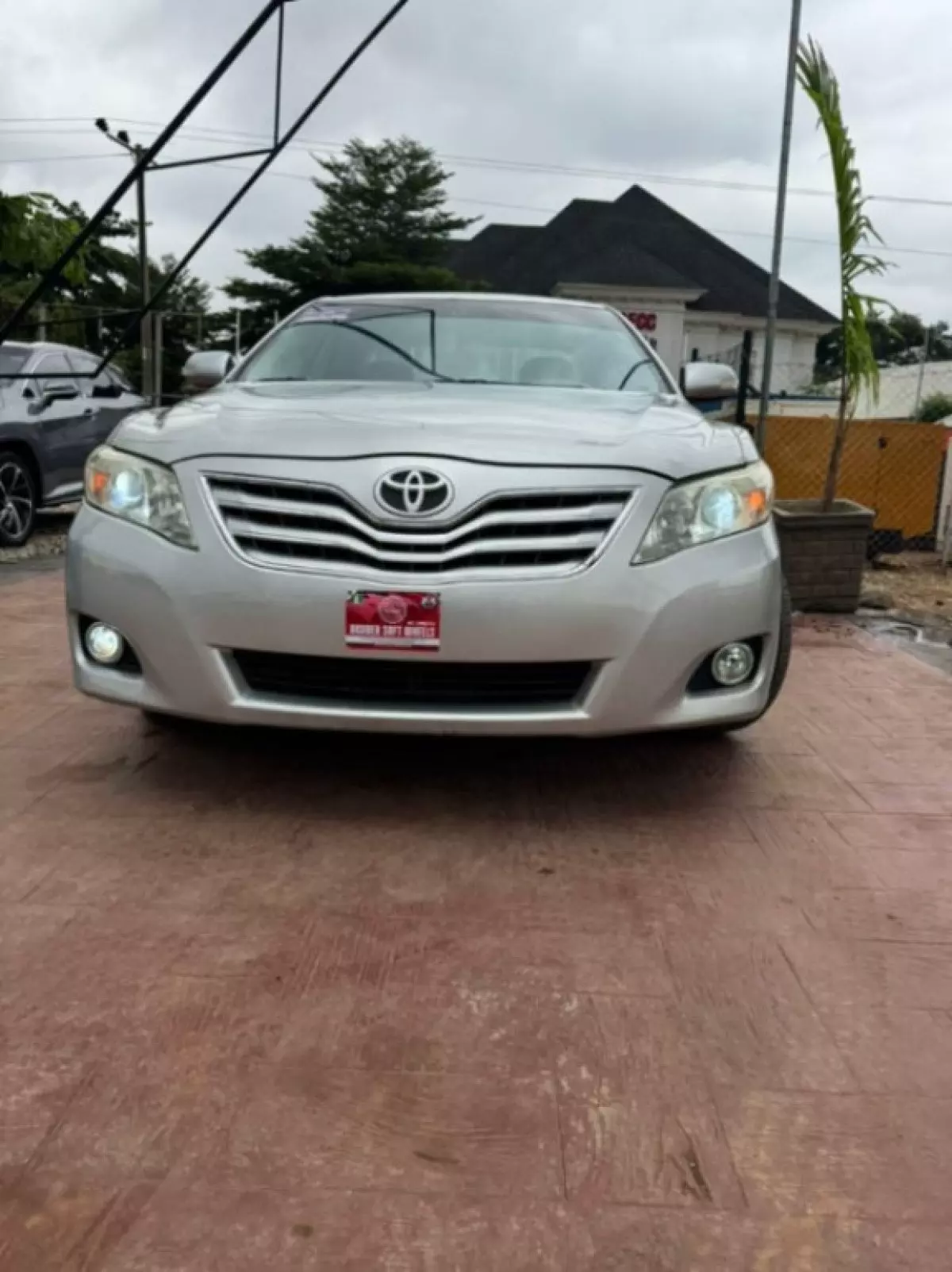 Toyota Camry - 2010