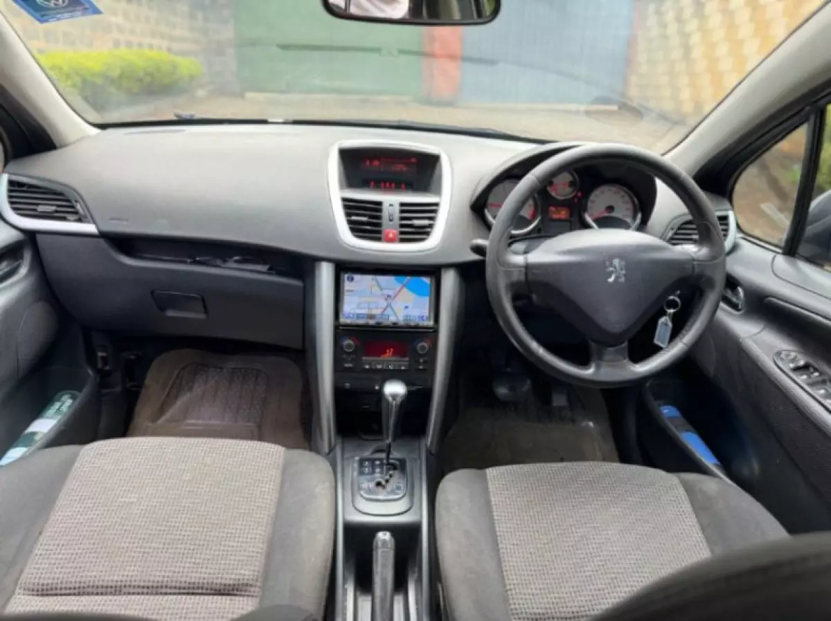 interiorFront