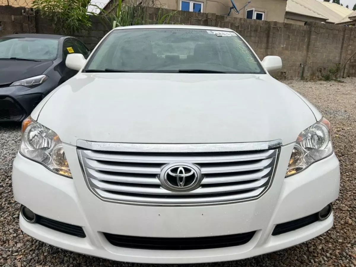Toyota Avalon - 2009