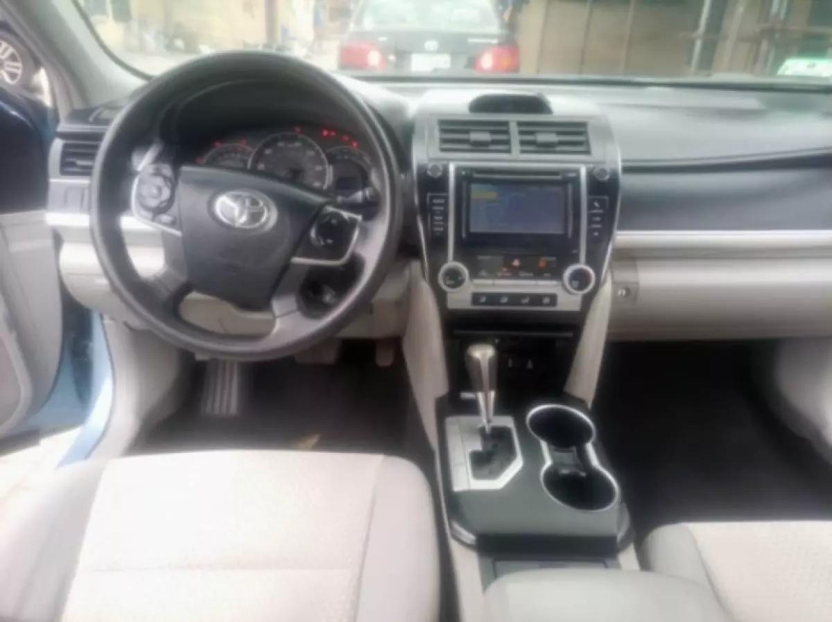 interiorFront