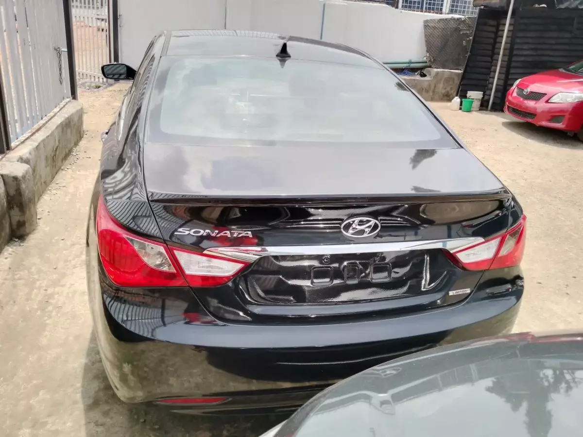 car Right Back