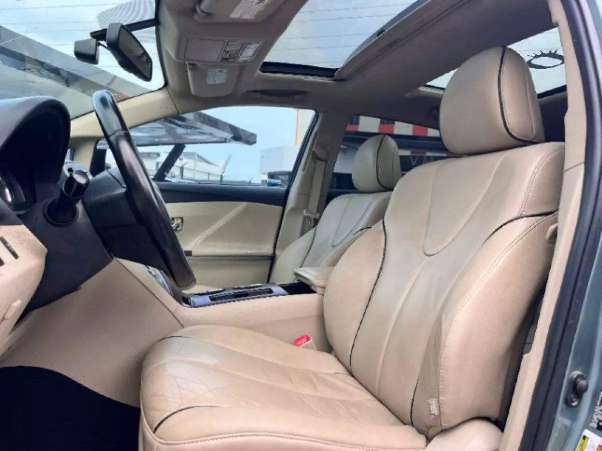 interiorFront