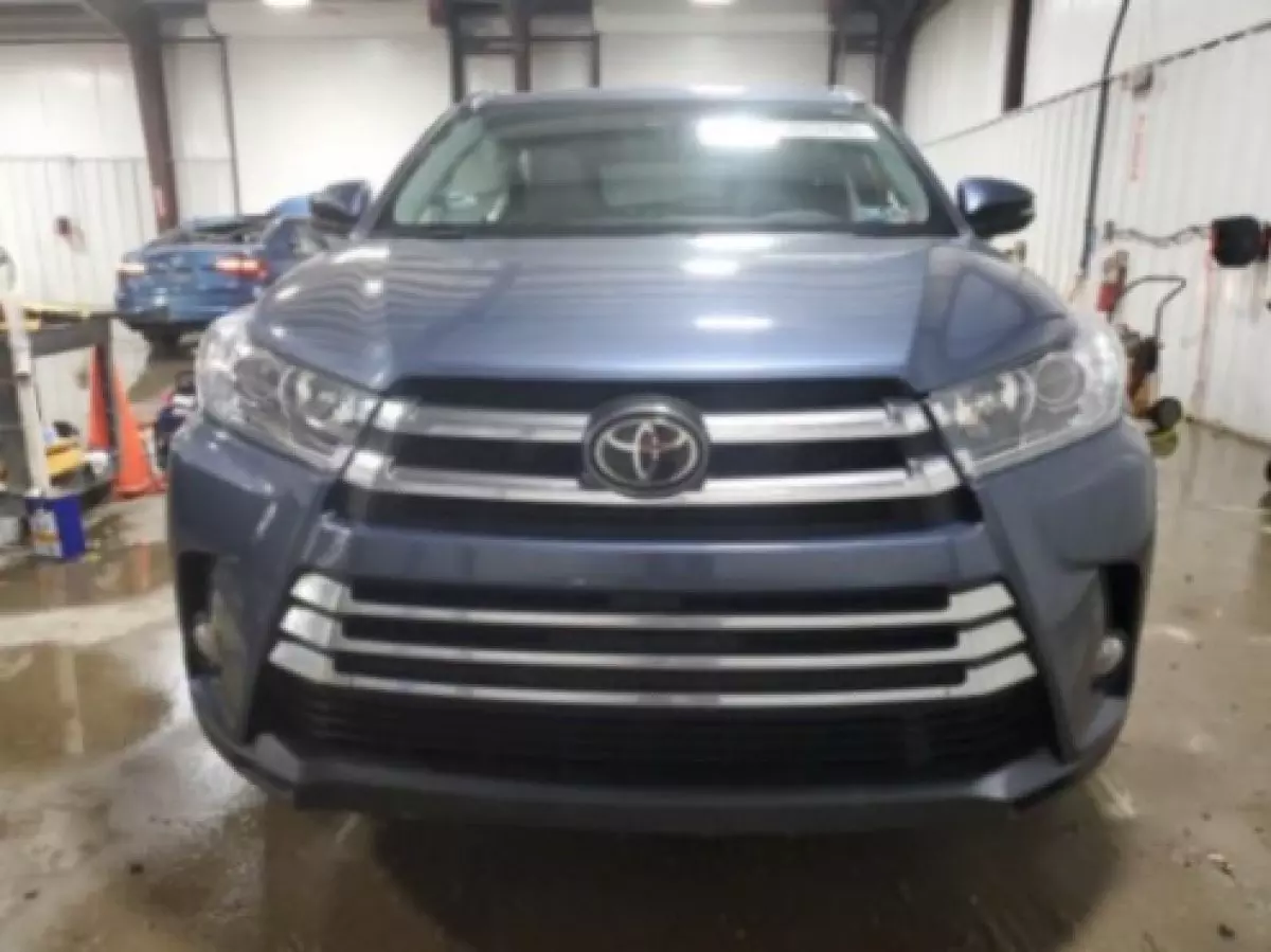 Toyota Highlander - 2017