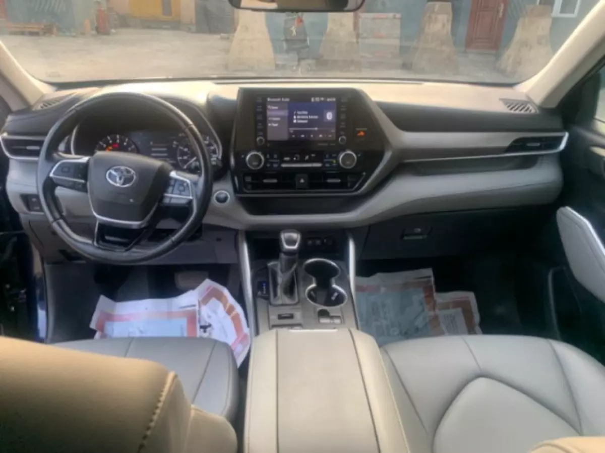 interiorFront