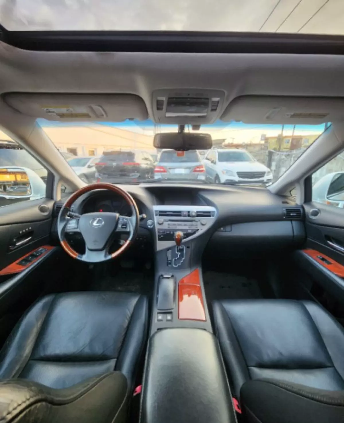 interiorFront