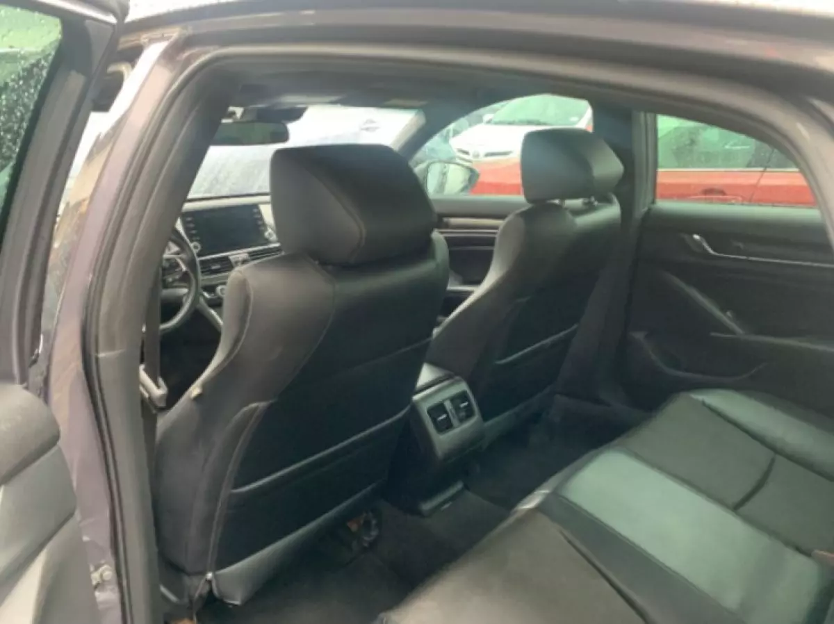 interiorBack
