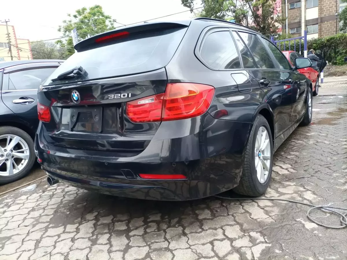 car Right Back