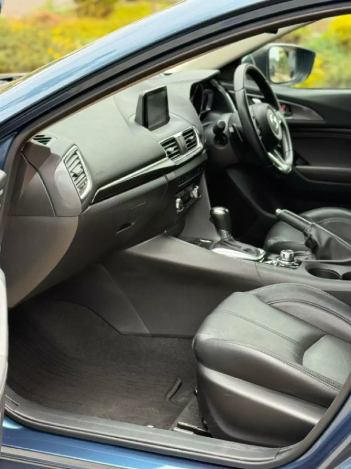 interiorFront