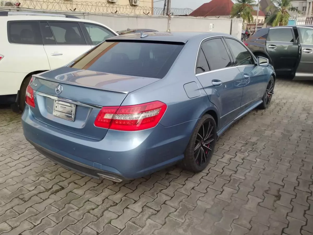 car Right Back