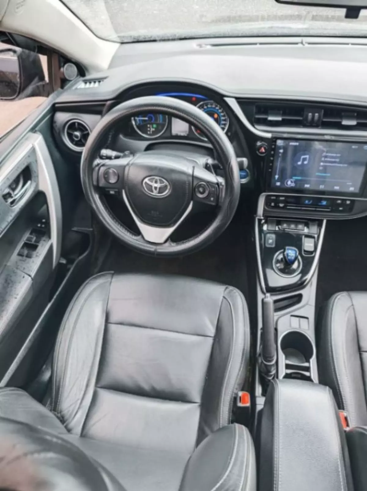 interiorFront