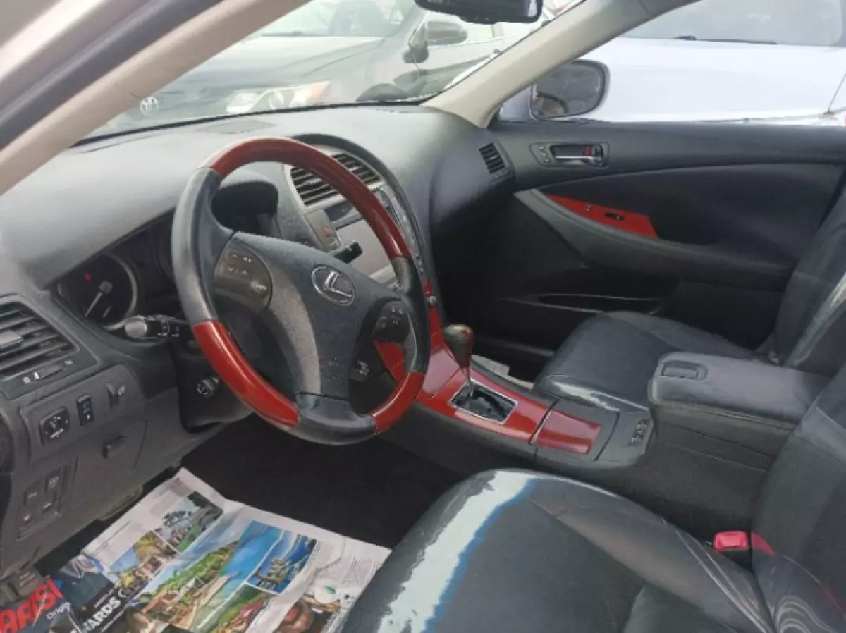 interiorFront