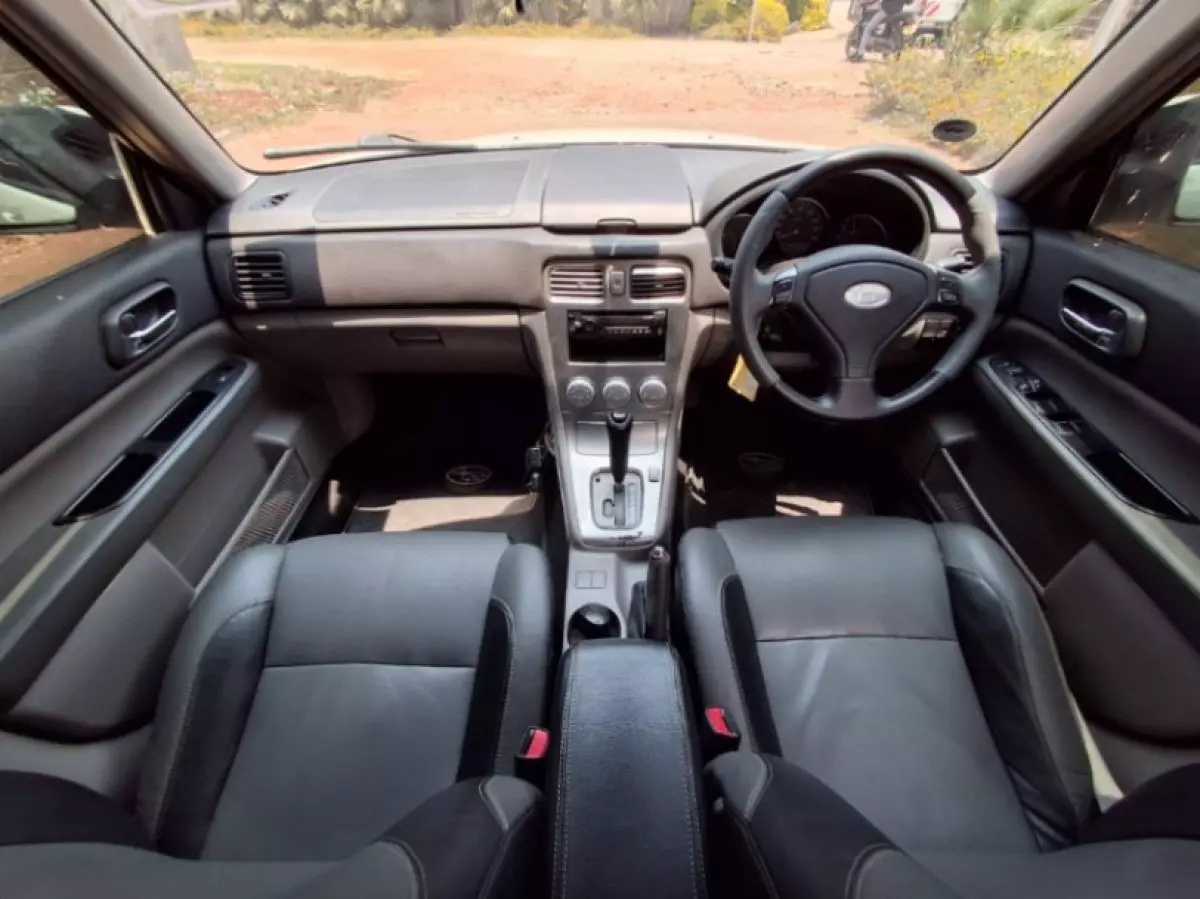 interiorFront