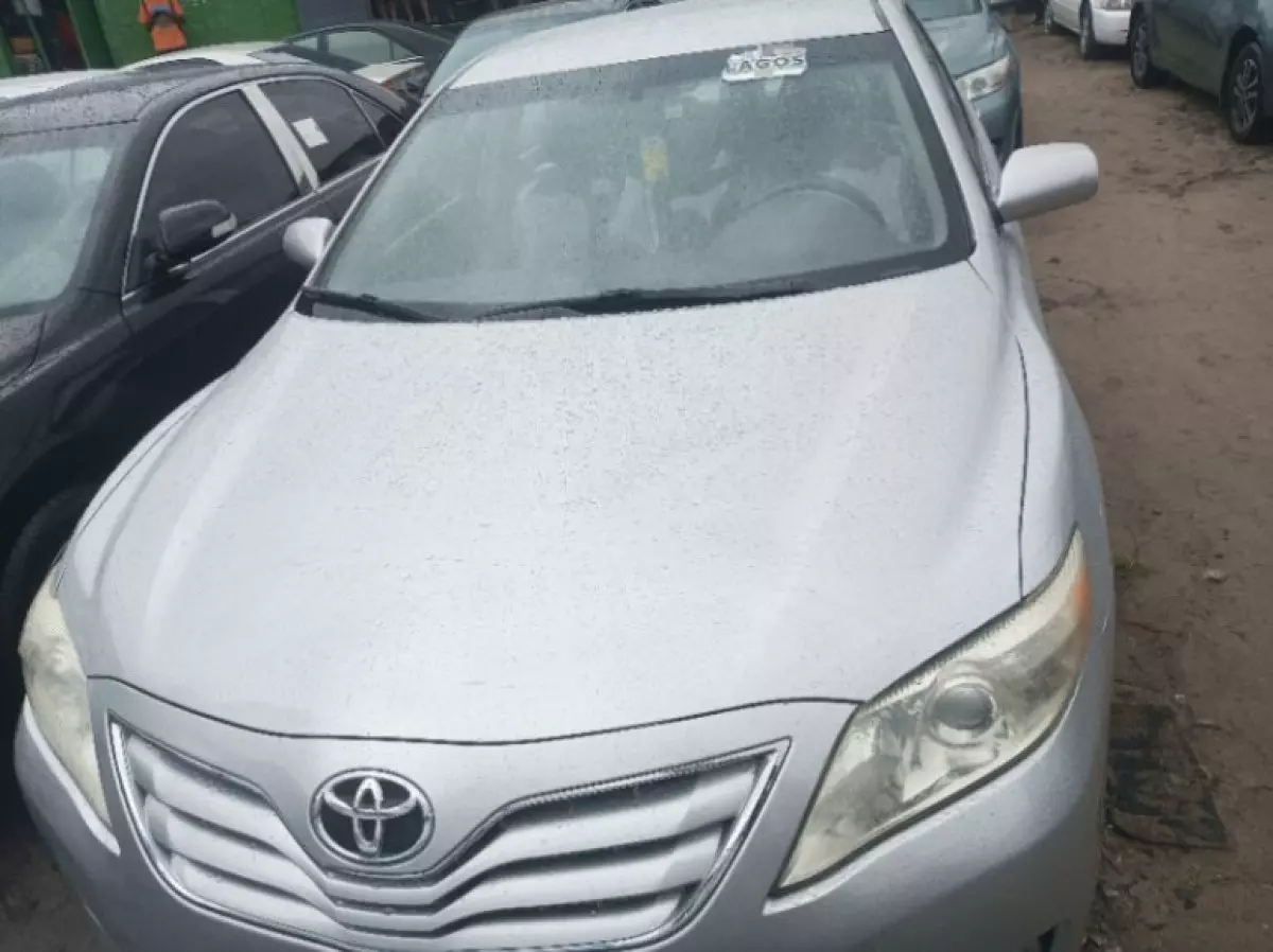 Toyota camry - 2010