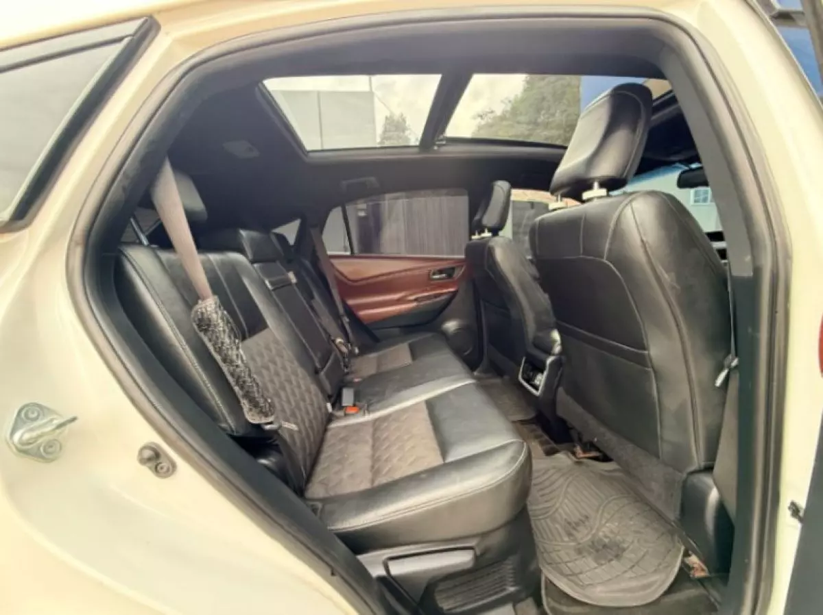 interiorBack