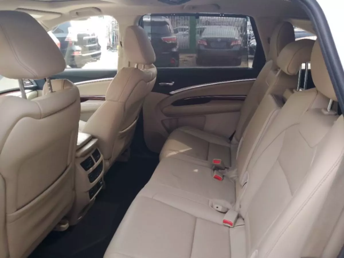 interiorBack