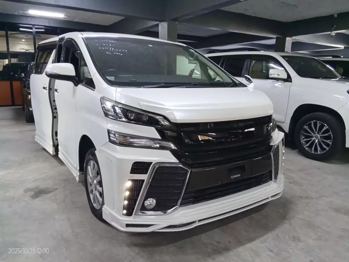 Toyota Vellfire  - 2017