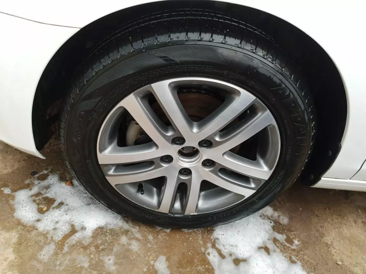 tyre2