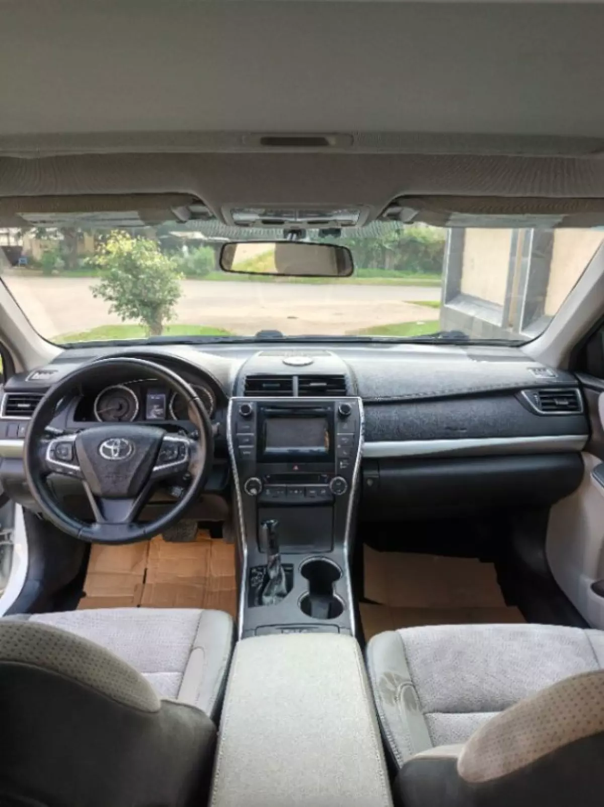interiorFront