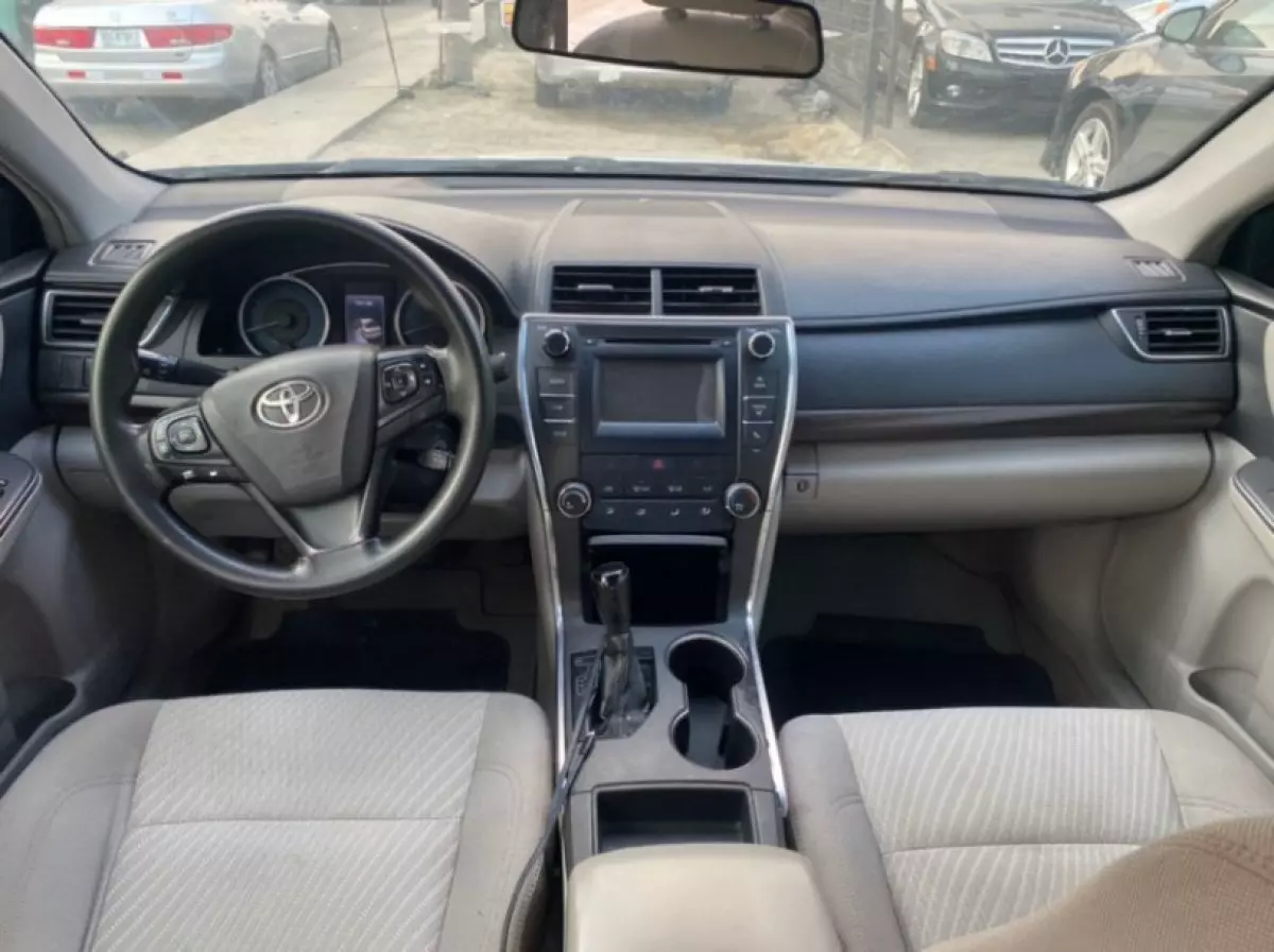 interiorFront