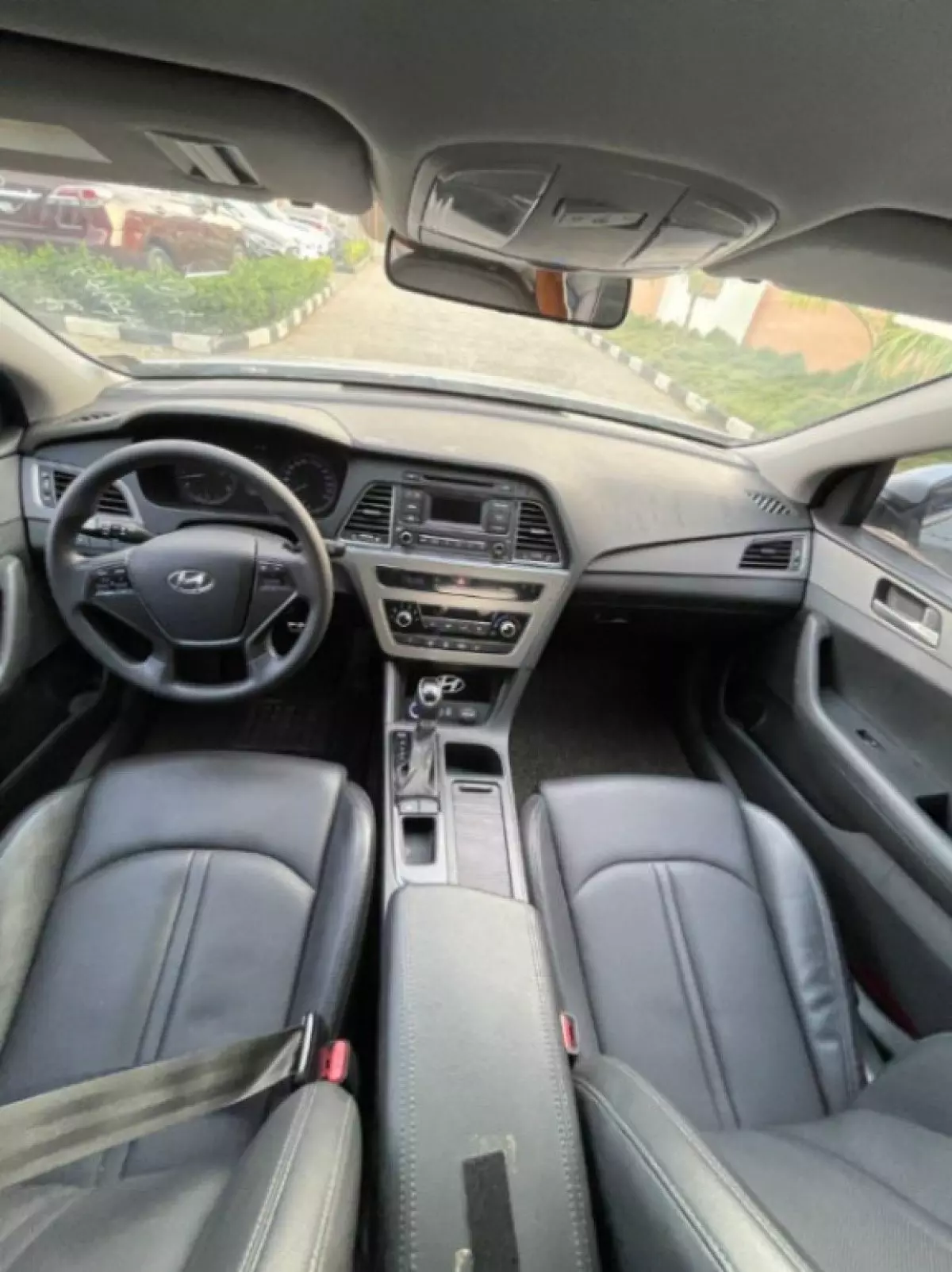 interiorFront