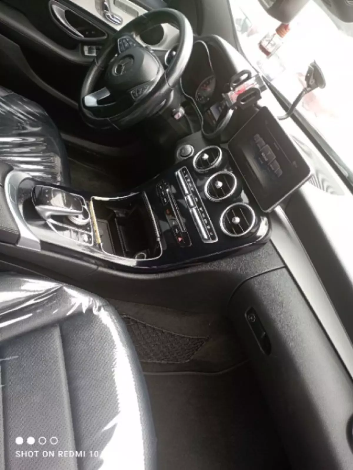 interiorFront