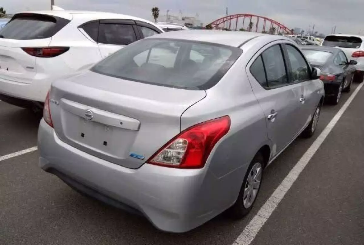 car Right Back