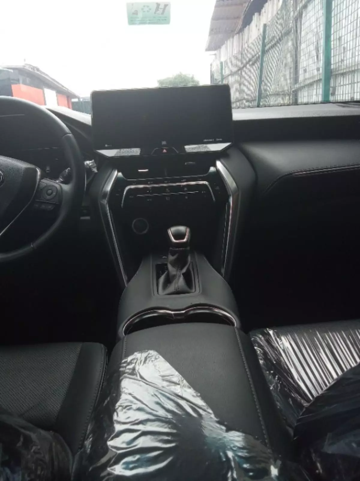 interiorFront