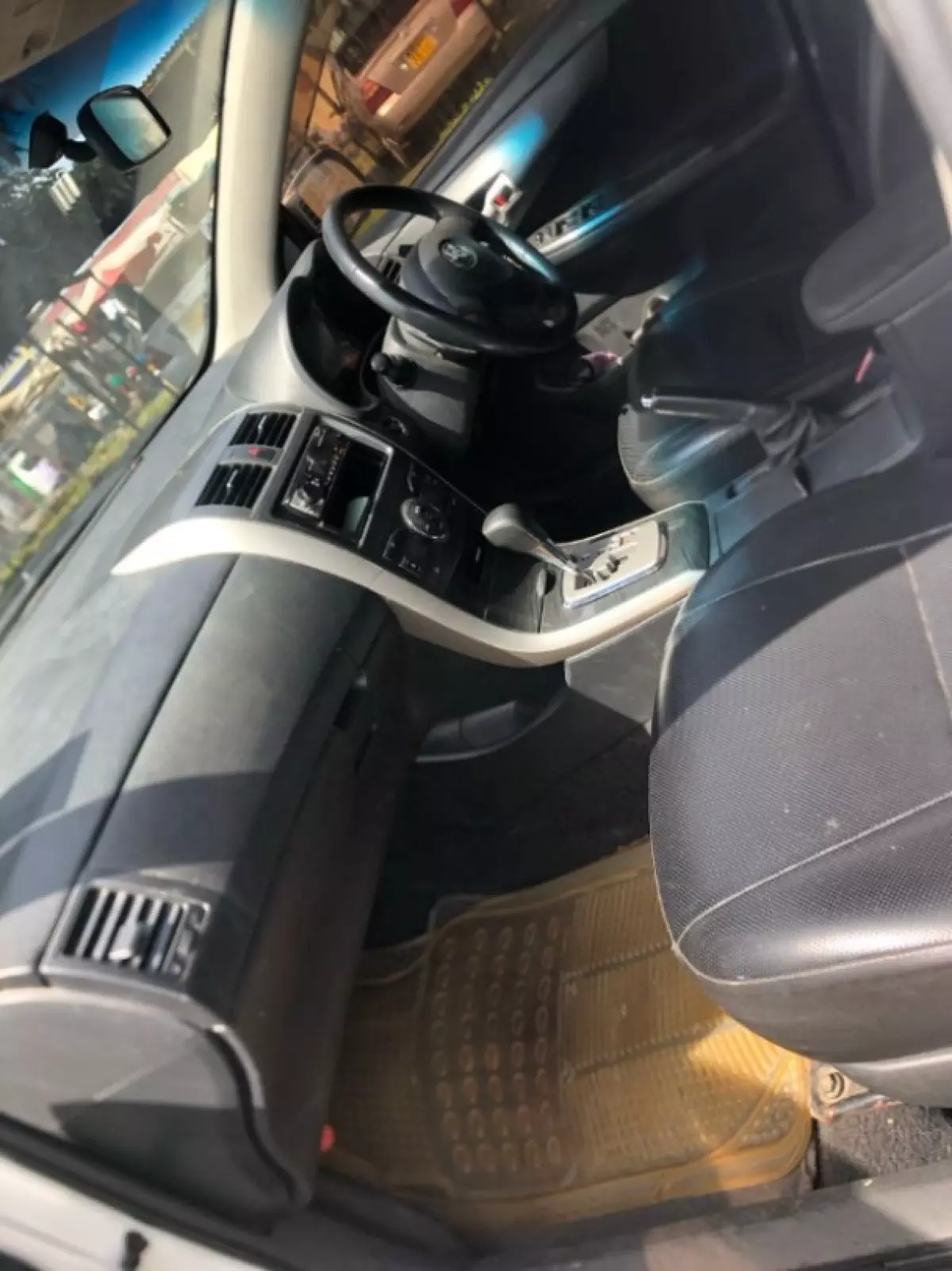 interiorFront