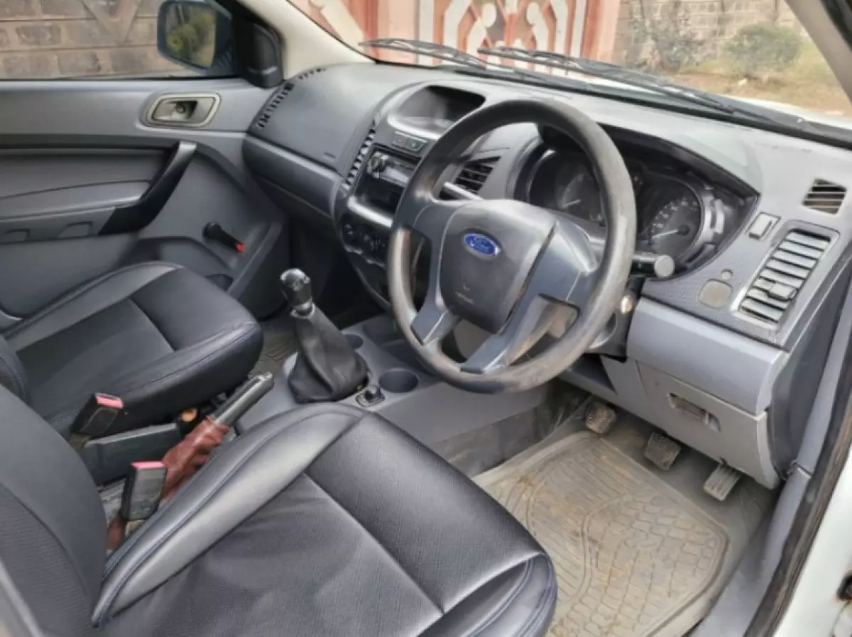 interiorFront