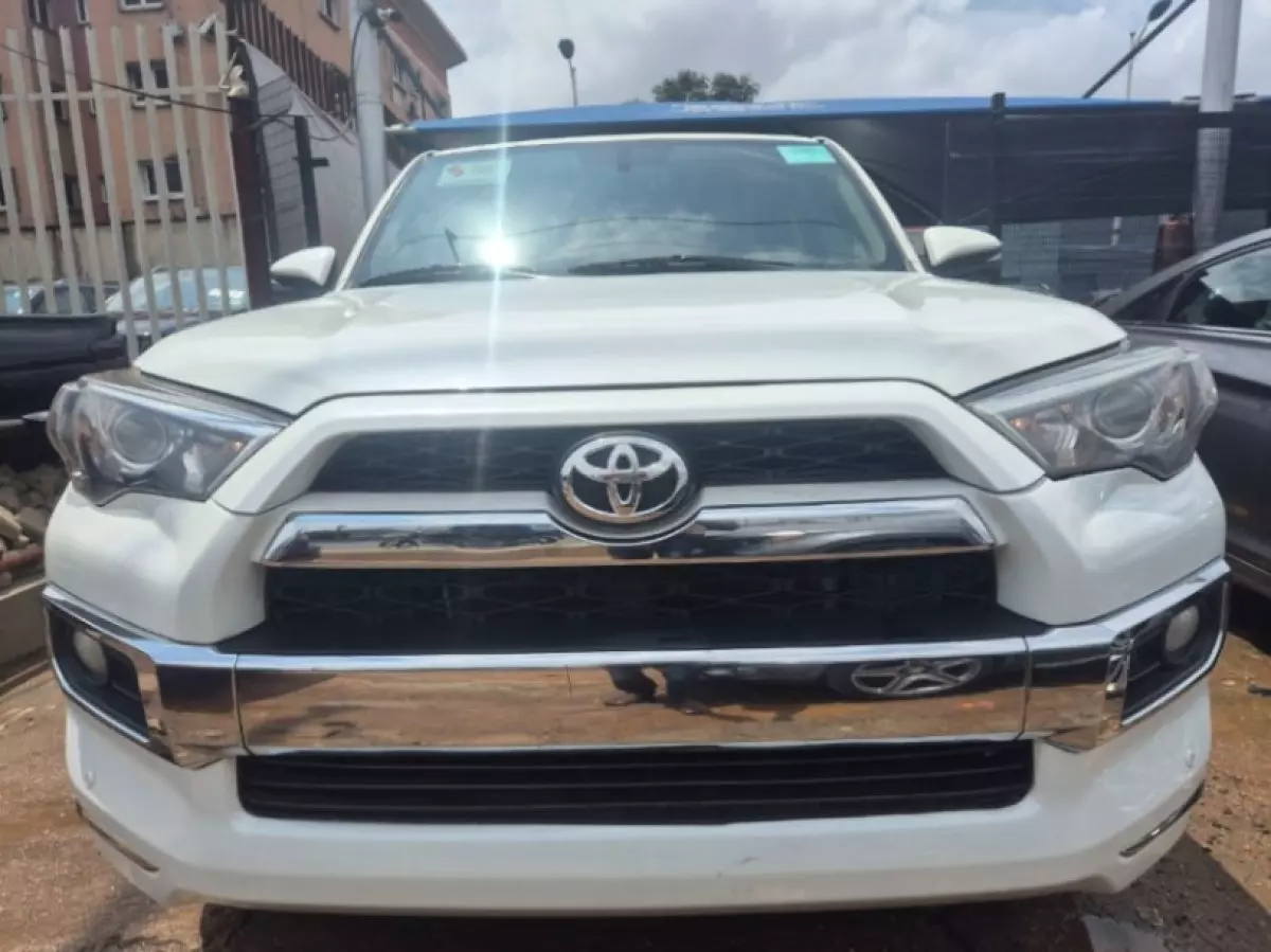 Toyota 4-Runner - 2014