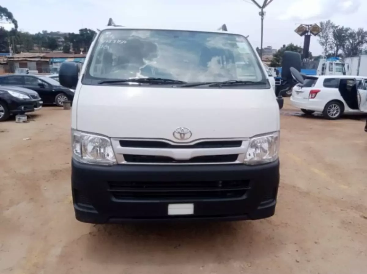 Toyota Hiace - 2013