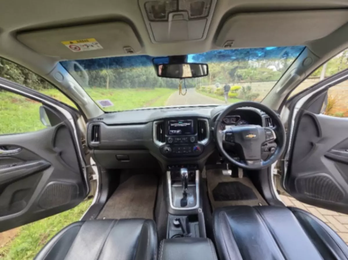 interiorFront
