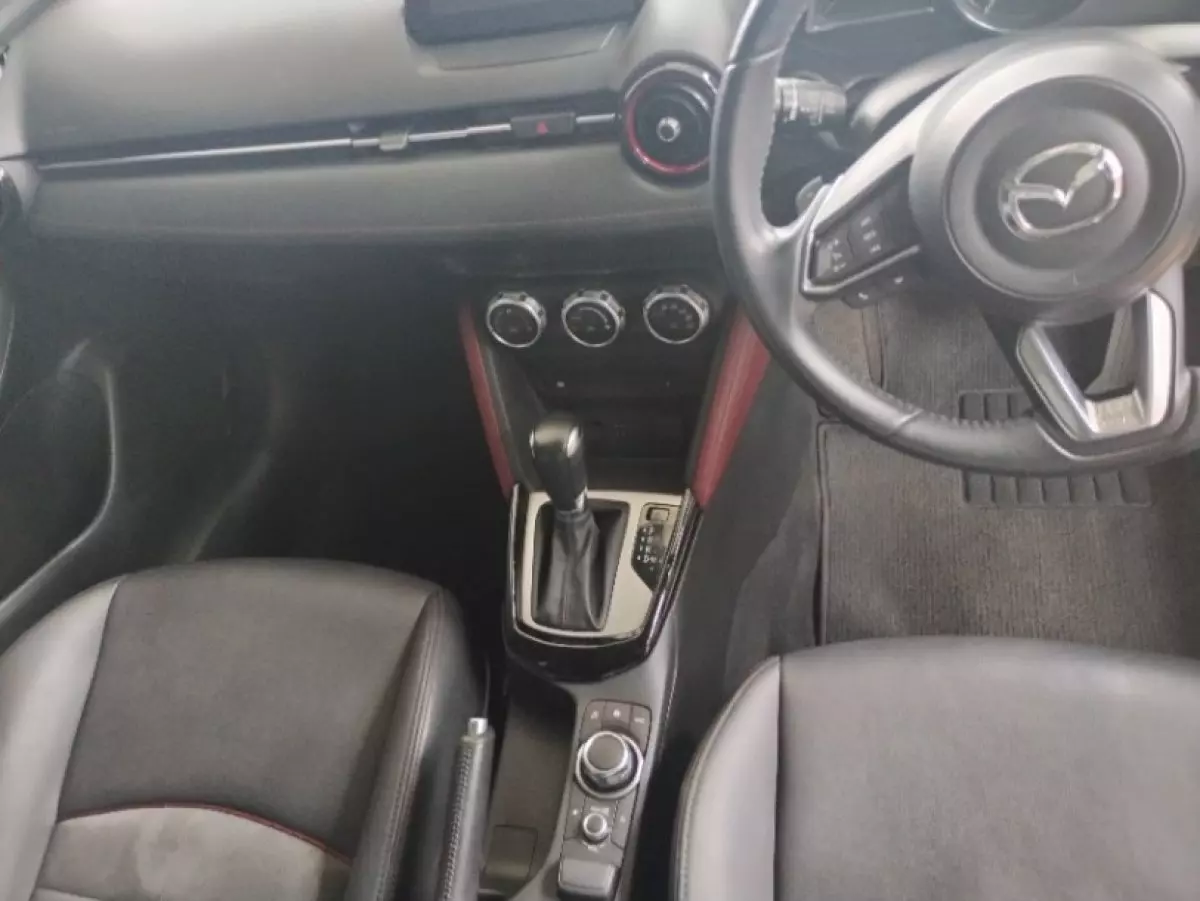 interiorFront