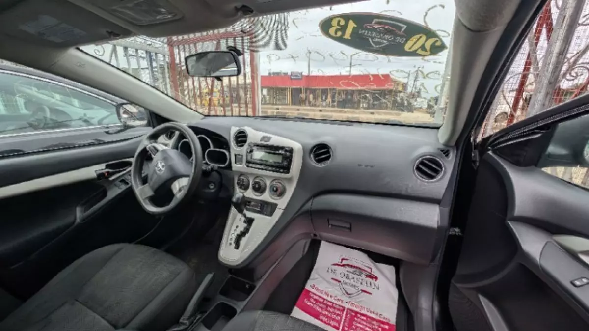interiorFront