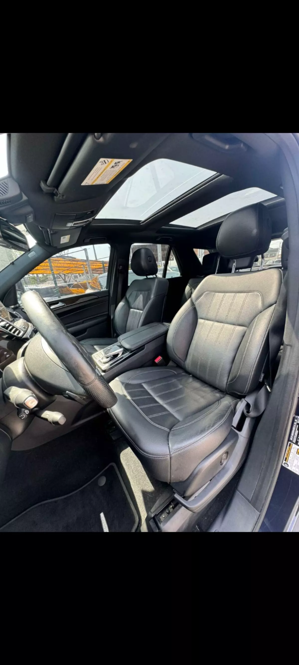 interiorFront