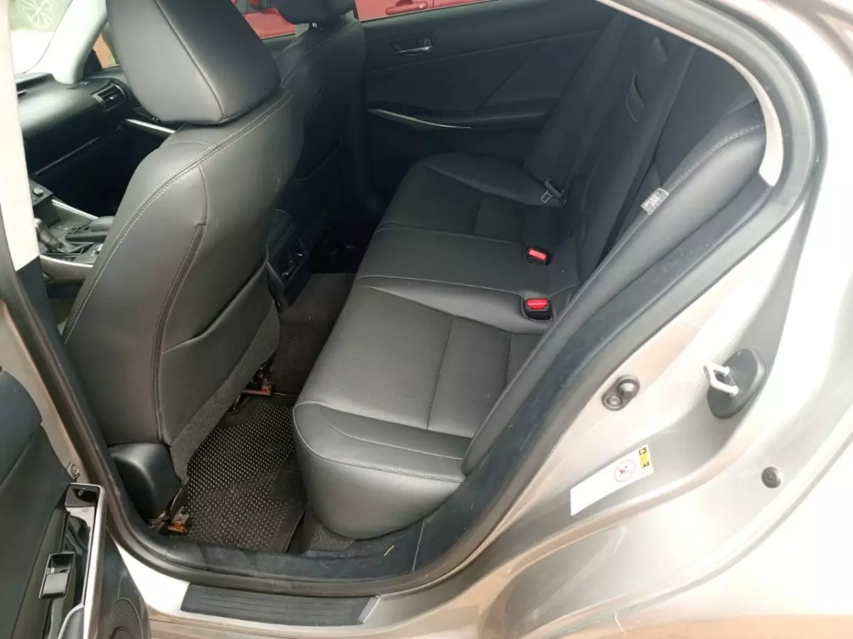 interiorBack