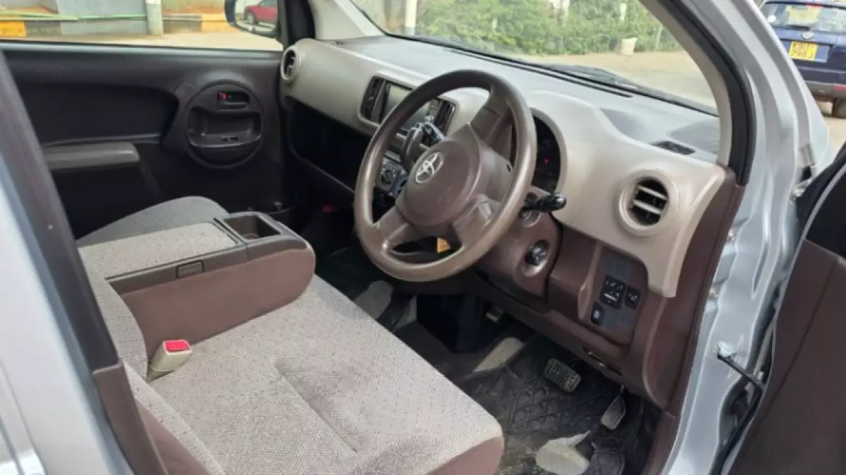 interiorFront