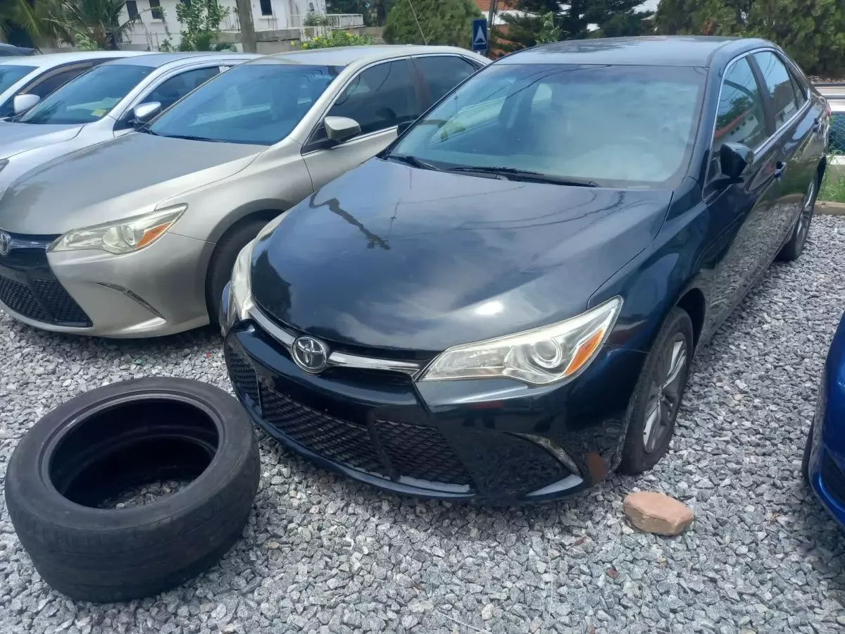 Toyota Camry - 2015
