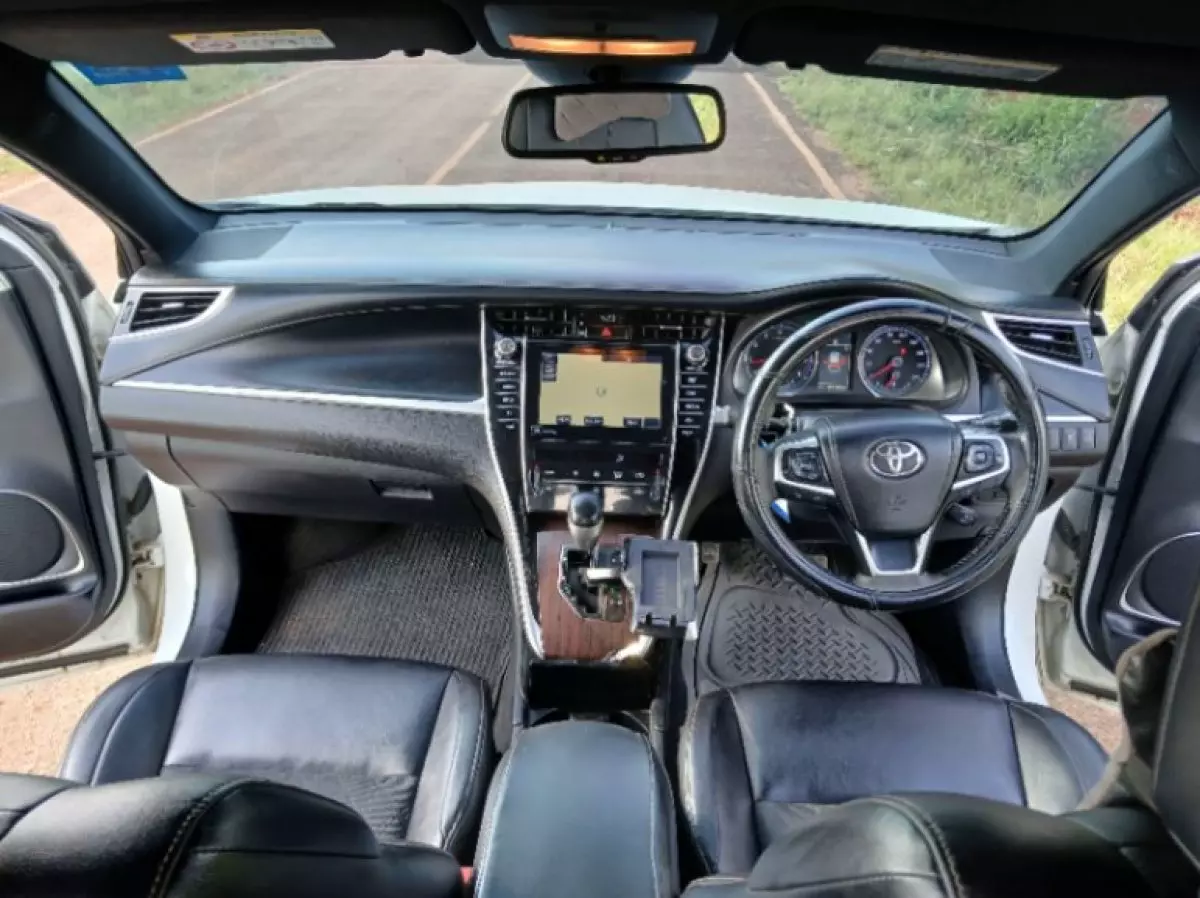 interiorFront