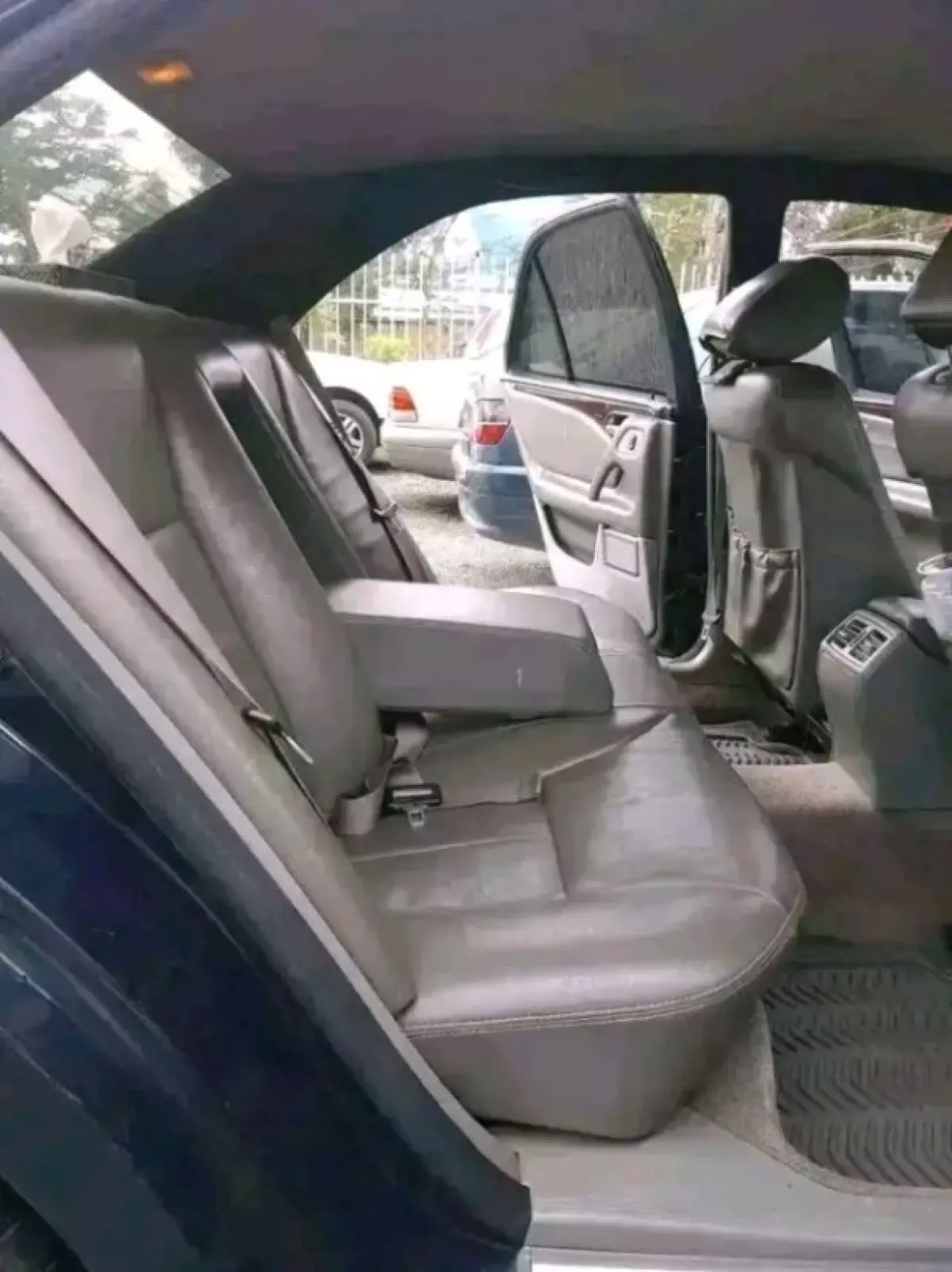 interiorBack