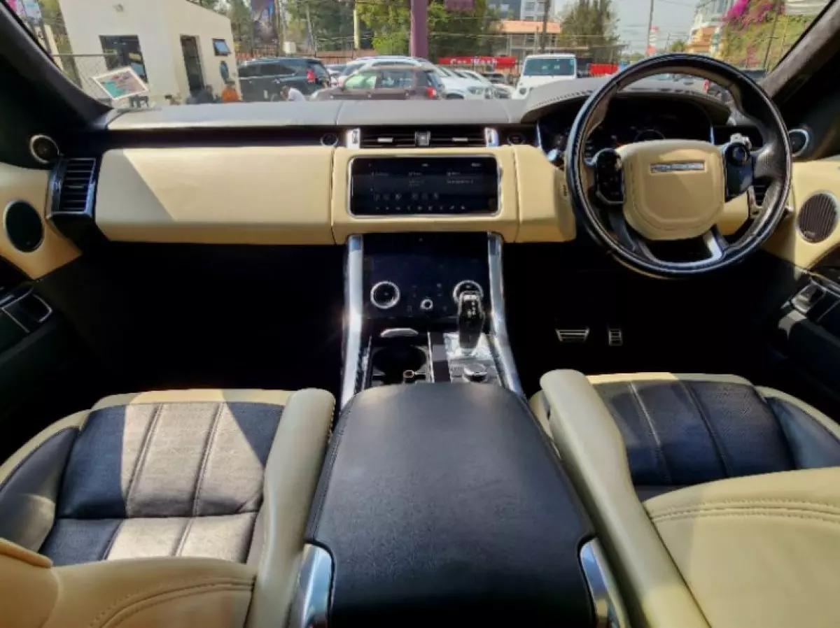 interiorFront