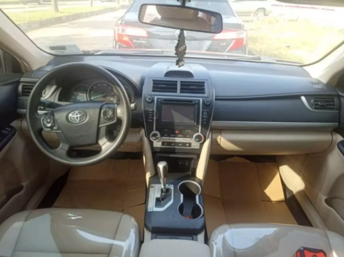 interiorFront