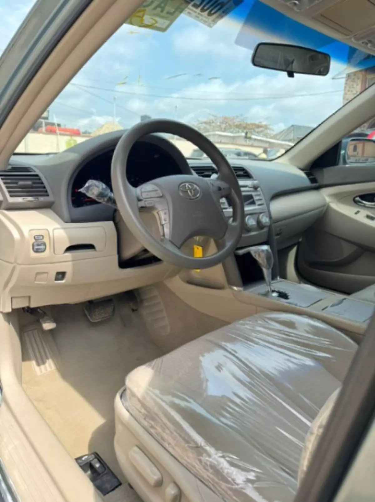 interiorFront