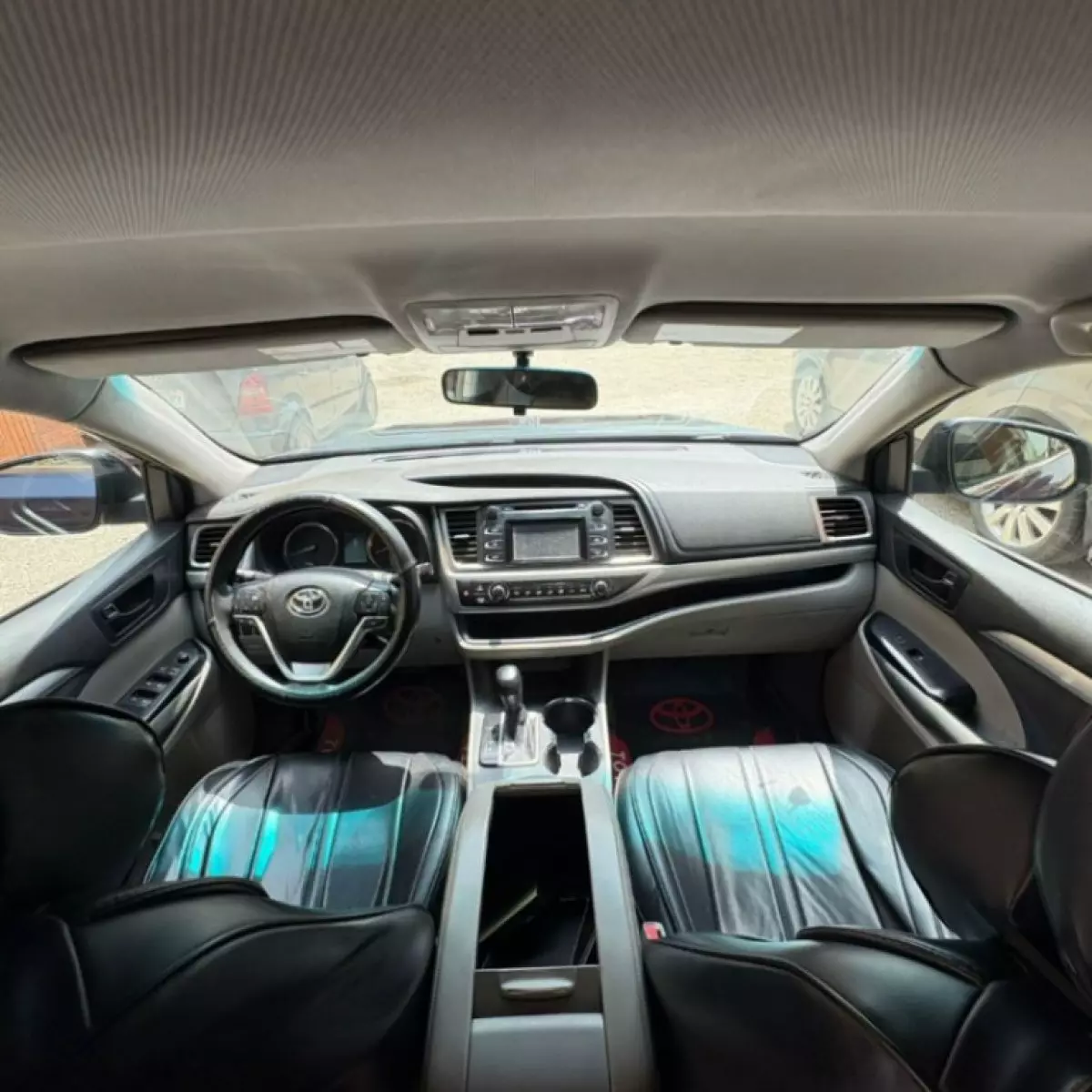 interiorFront