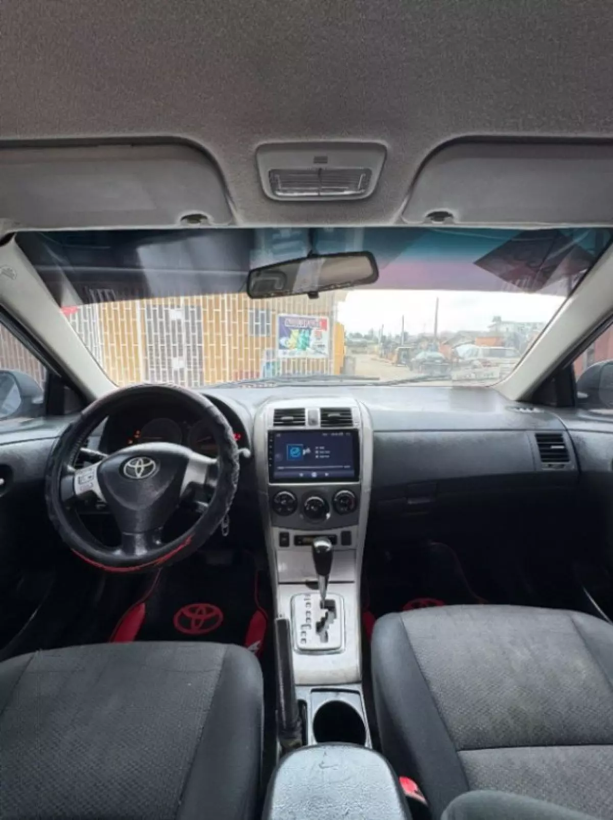 interiorFront