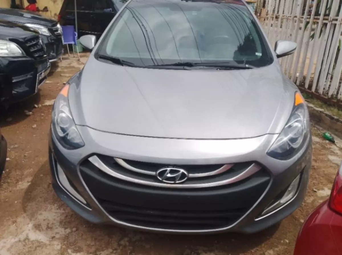 Hyundai Elantra - 2014
